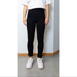 LEVI’s Mile High Super Skinny Jeans